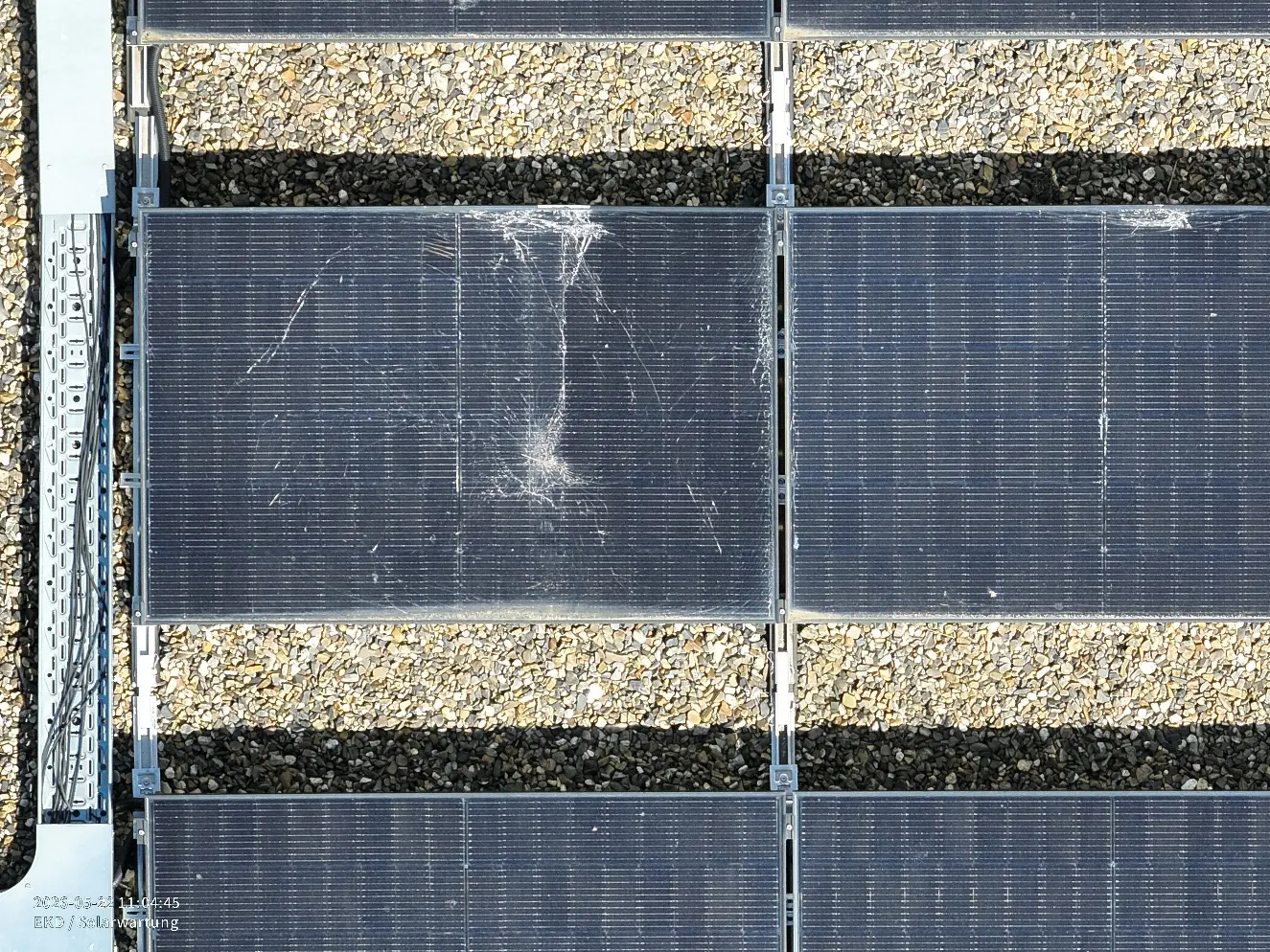 Detailaufnahme einer Auffälligkeit an einem PV-Modul