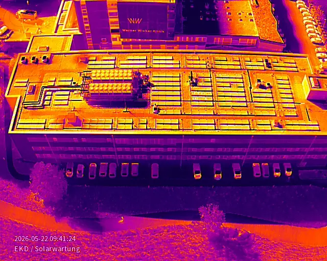 Thermografische Aufnahme einer gewerblichen Photovoltaikanlage